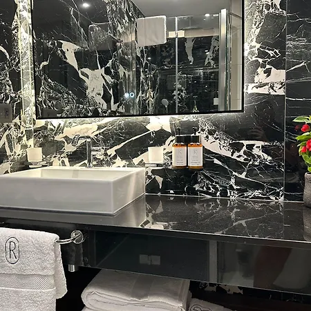 Royale Sainte Helene Boutique 5*