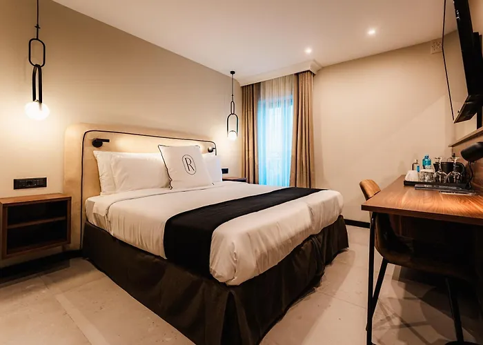 Royale Sainte Helene Boutique