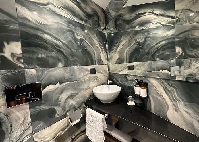 Royale Sainte Helene Boutique